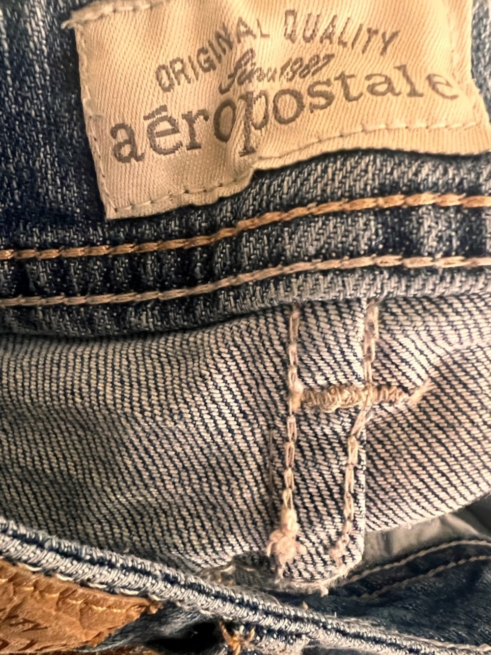 Aeropostale Women's Light Wash Flared Jeans - Picture 4 of 4
